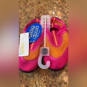 CAPELLI WATER SHOES GIRLS SIZE 12/13 NEW
